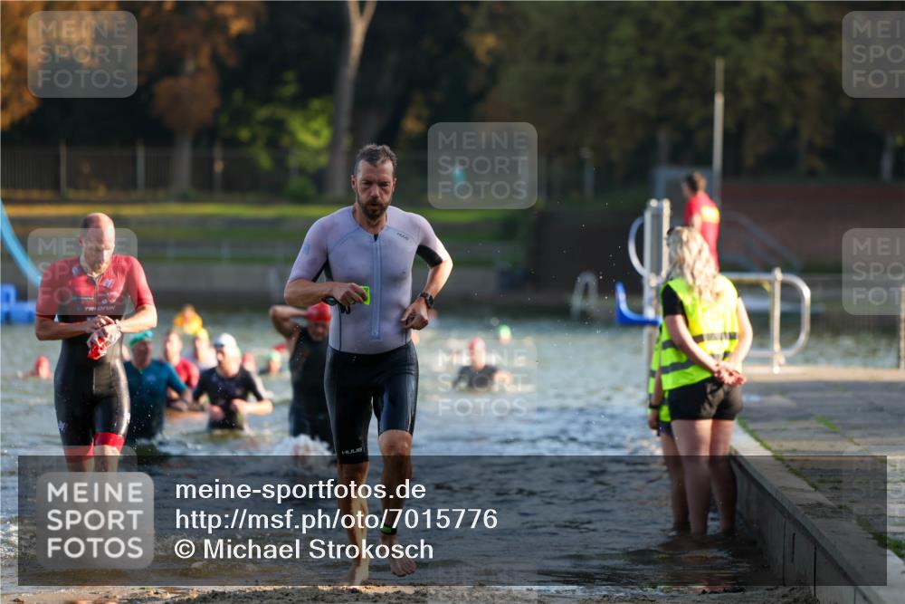 08.09.2024 - Stadtparktriathlon Michael Strokosch http://msf.ph/oto/7015776 08.09.2024 08:47:44 Schwimmen 18, 30, 31, 63, 76, 85 meine-sportfotos.de