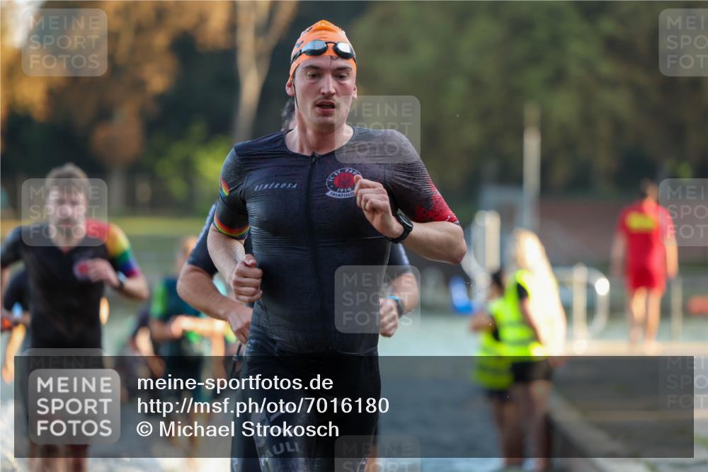 08.09.2024 - Stadtparktriathlon Michael Strokosch http://msf.ph/oto/7016180 08.09.2024 08:48:04 Schwimmen 15, 21, 23, 35, 37, 40, 54, 60, 66, 67, 72, 74, 82 meine-sportfotos.de