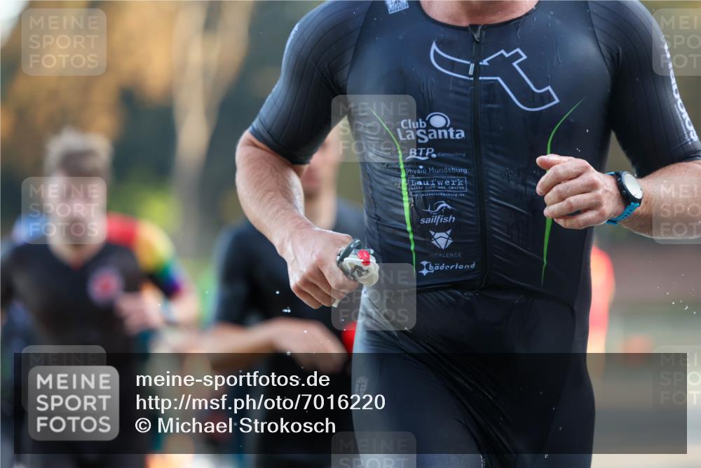 08.09.2024 - Stadtparktriathlon Michael Strokosch http://msf.ph/oto/7016220 08.09.2024 08:48:05 Schwimmen 15, 21, 23, 35, 37, 40, 60, 64, 66, 67, 72, 74, 82 meine-sportfotos.de