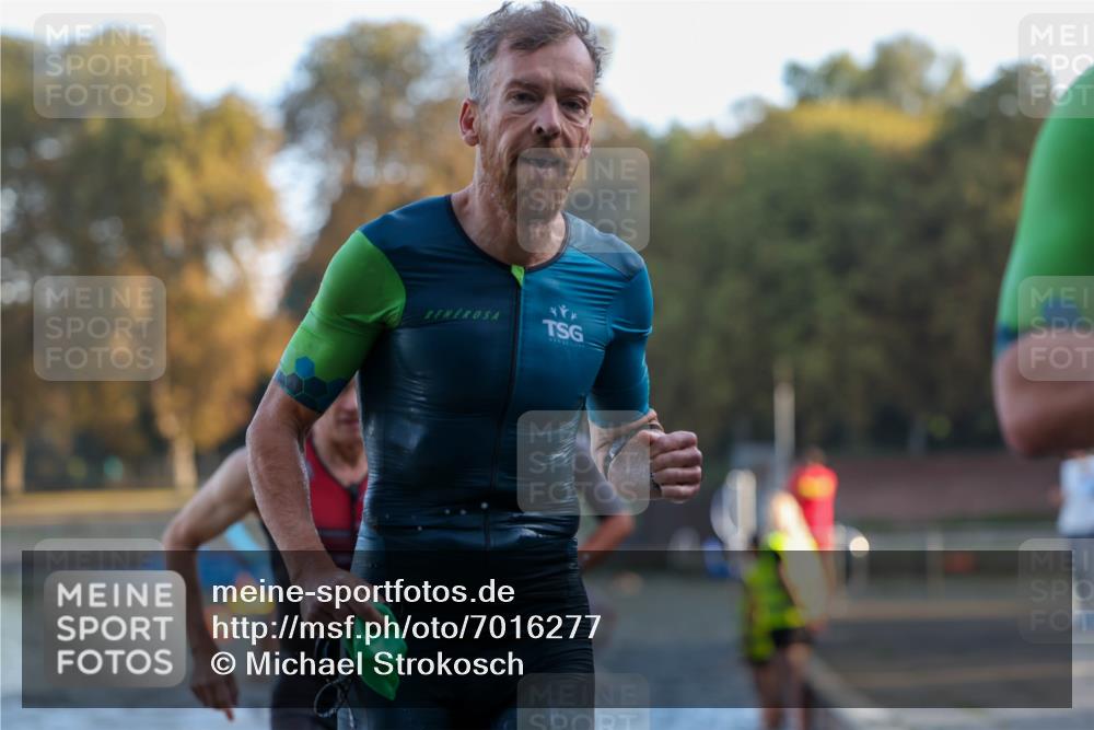 08.09.2024 - Stadtparktriathlon Michael Strokosch http://msf.ph/oto/7016277 08.09.2024 08:48:09 Schwimmen 15, 24, 27, 37, 40, 46, 57, 58, 60, 64, 66, 67, 82 meine-sportfotos.de