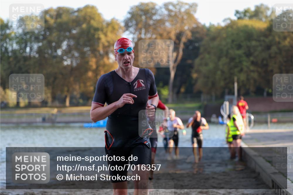 08.09.2024 - Stadtparktriathlon Michael Strokosch http://msf.ph/oto/7016357 08.09.2024 08:48:12 Schwimmen 24, 27, 37, 46, 57, 58, 60, 64, 82 meine-sportfotos.de
