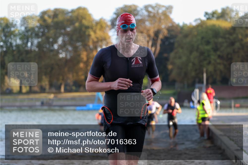 08.09.2024 - Stadtparktriathlon Michael Strokosch http://msf.ph/oto/7016363 08.09.2024 08:48:13 Schwimmen 24, 27, 37, 46, 57, 58, 60, 64, 82 meine-sportfotos.de