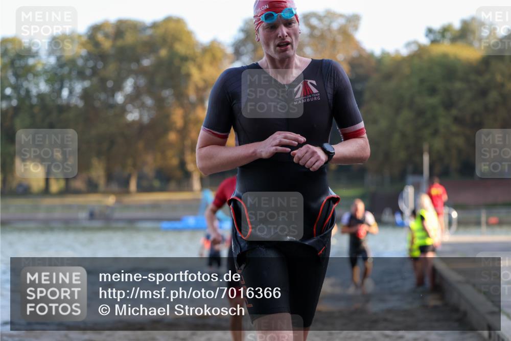 08.09.2024 - Stadtparktriathlon Michael Strokosch http://msf.ph/oto/7016366 08.09.2024 08:48:13 Schwimmen 24, 27, 37, 46, 57, 58, 60, 64, 82 meine-sportfotos.de