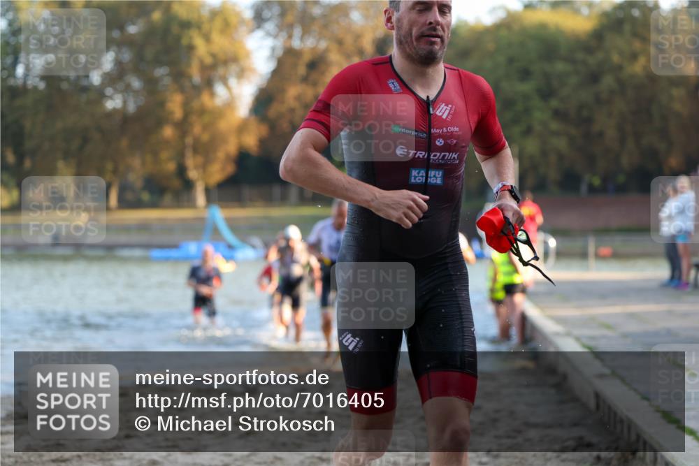 08.09.2024 - Stadtparktriathlon Michael Strokosch http://msf.ph/oto/7016405 08.09.2024 08:48:14 Schwimmen 24, 27, 37, 46, 57, 58, 60, 64, 82 meine-sportfotos.de