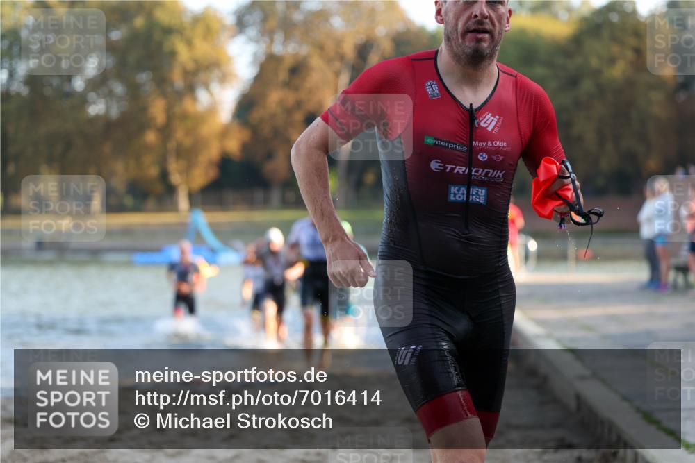 08.09.2024 - Stadtparktriathlon Michael Strokosch http://msf.ph/oto/7016414 08.09.2024 08:48:15 Schwimmen 6, 24, 27, 37, 46, 57, 58, 60, 64 meine-sportfotos.de