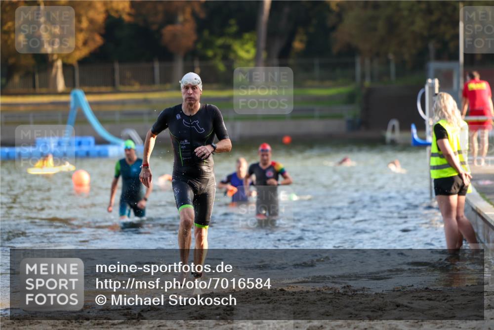 08.09.2024 - Stadtparktriathlon Michael Strokosch http://msf.ph/oto/7016584 08.09.2024 08:48:26 Schwimmen 6, 14, 61 meine-sportfotos.de