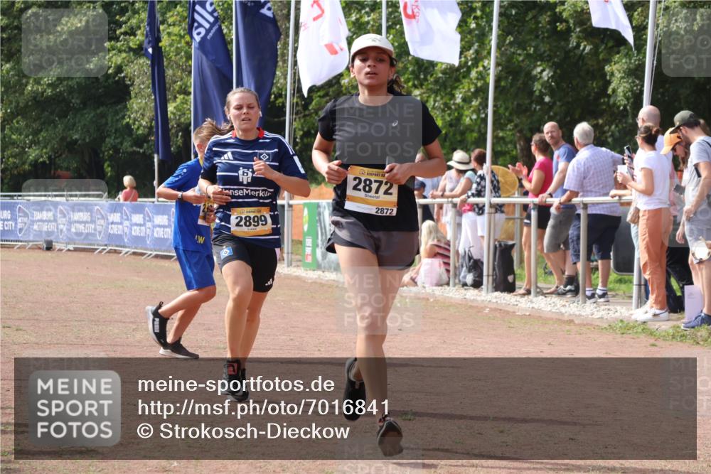 08.09.2024 - Airport Race Strokosch-Dieckow http://msf.ph/oto/7016841 08.09.2024 12:07:32 Ziel 2731, 2773, 2872, 2899 meine-sportfotos.de