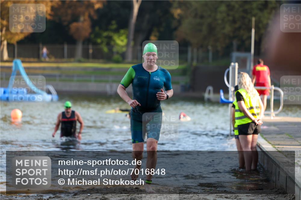 08.09.2024 - Stadtparktriathlon Michael Strokosch http://msf.ph/oto/7016848 08.09.2024 08:48:43 Schwimmen 4, 16, 42, 65 meine-sportfotos.de