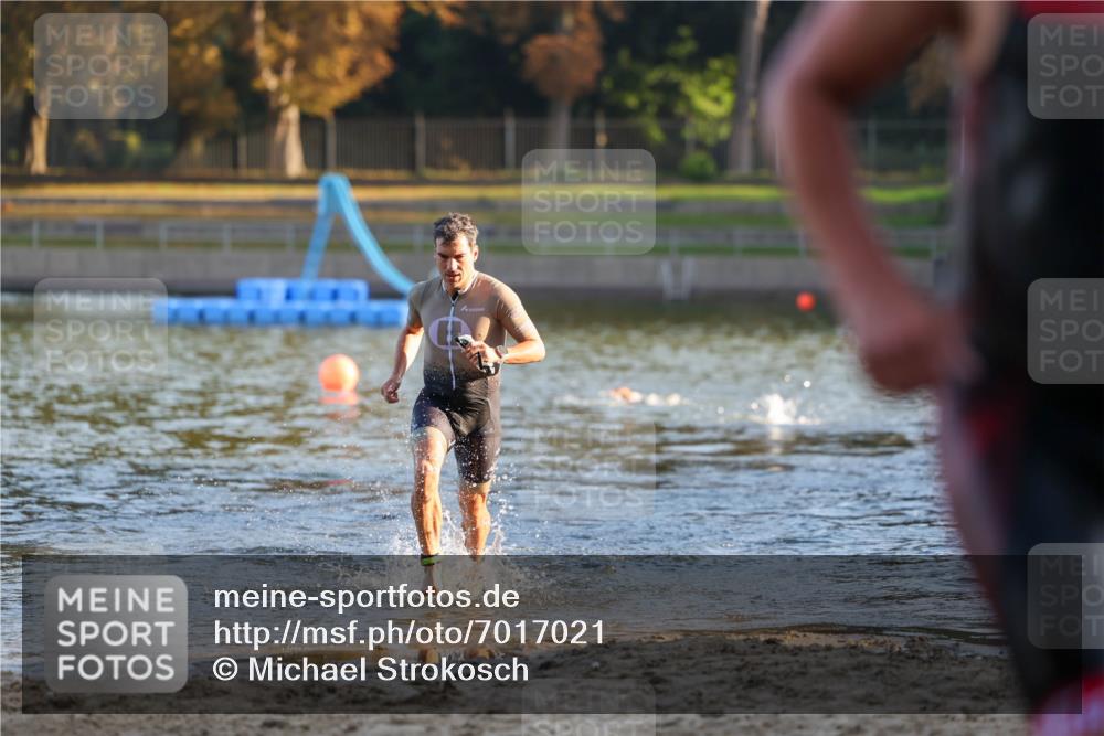 08.09.2024 - Stadtparktriathlon Michael Strokosch http://msf.ph/oto/7017021 08.09.2024 08:48:54 Schwimmen 16, 42 meine-sportfotos.de