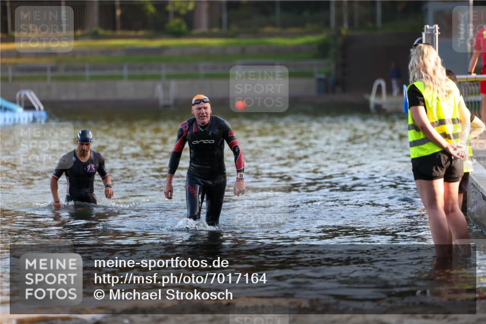 08.09.2024 - Stadtparktriathlon Michael Strokosch http://msf.ph/oto/7017164 08.09.2024 08:49:10 Schwimmen 88 meine-sportfotos.de