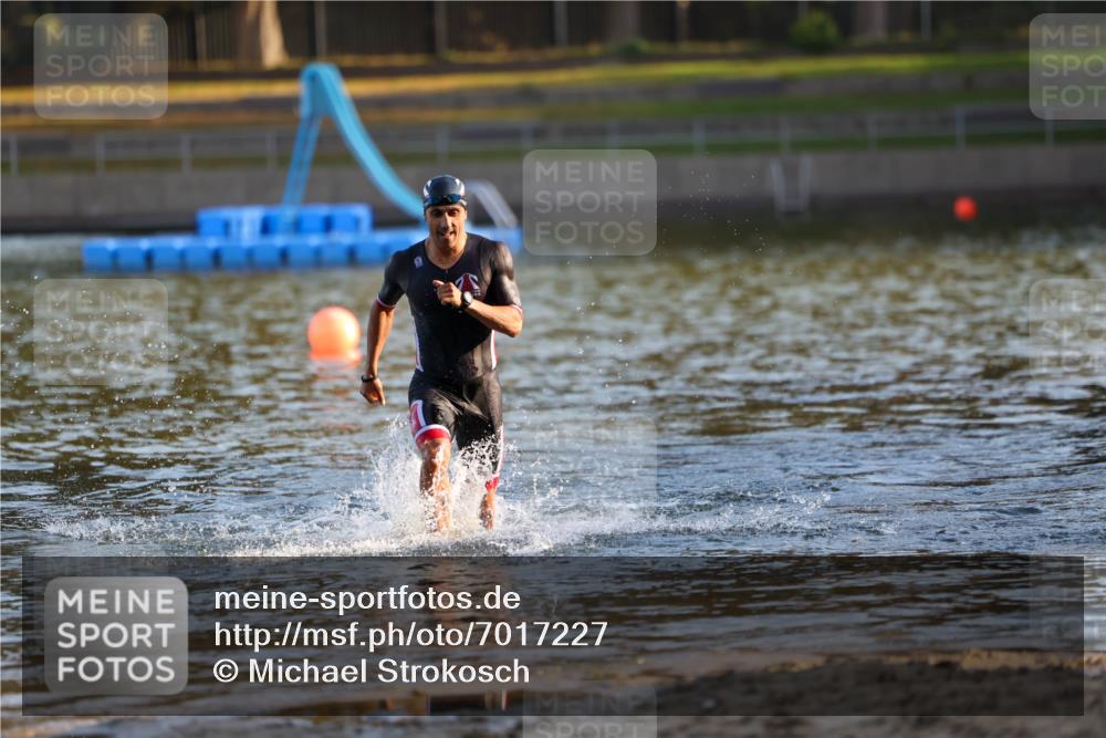 08.09.2024 - Stadtparktriathlon Michael Strokosch http://msf.ph/oto/7017227 08.09.2024 08:49:14 Schwimmen 88 meine-sportfotos.de