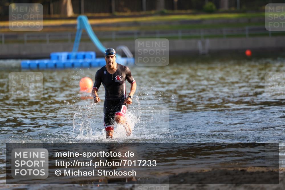 08.09.2024 - Stadtparktriathlon Michael Strokosch http://msf.ph/oto/7017233 08.09.2024 08:49:14 Schwimmen 88 meine-sportfotos.de