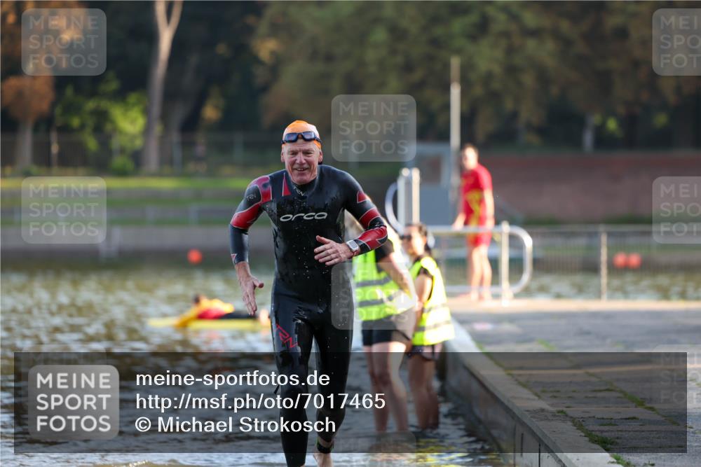 08.09.2024 - Stadtparktriathlon Michael Strokosch http://msf.ph/oto/7017465 08.09.2024 08:49:27 Schwimmen 2 meine-sportfotos.de