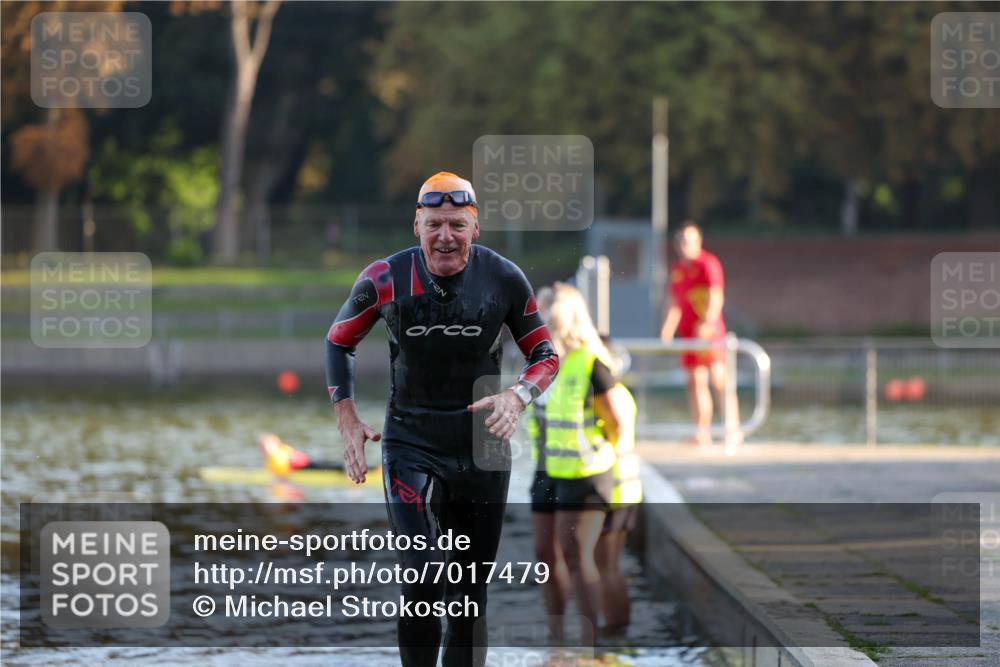 08.09.2024 - Stadtparktriathlon Michael Strokosch http://msf.ph/oto/7017479 08.09.2024 08:49:28 Schwimmen 2 meine-sportfotos.de