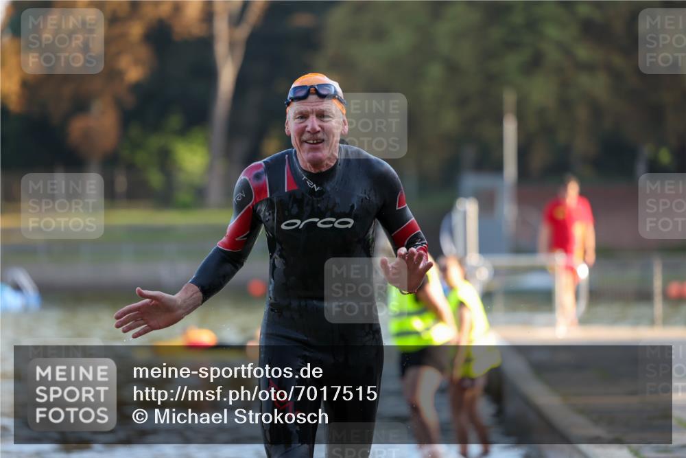 08.09.2024 - Stadtparktriathlon Michael Strokosch http://msf.ph/oto/7017515 08.09.2024 08:49:29 Schwimmen 2 meine-sportfotos.de