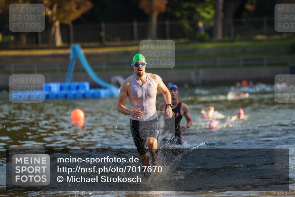 08.09.2024 - Stadtparktriathlon Michael Strokosch http://msf.ph/oto/7017670 08.09.2024 08:57:16 Schwimmen 114, 122 meine-sportfotos.de