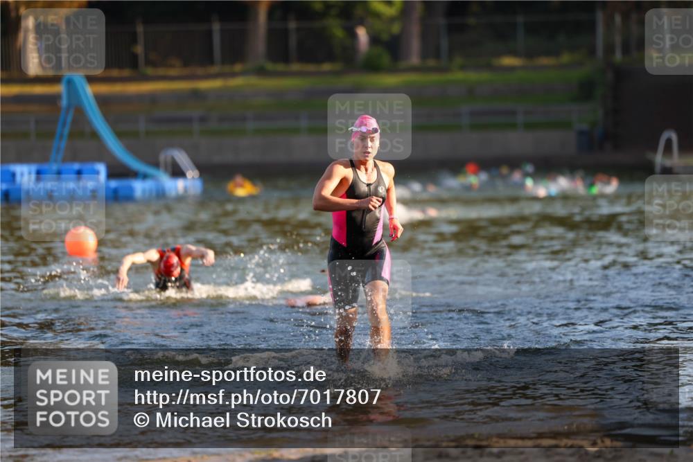 08.09.2024 - Stadtparktriathlon Michael Strokosch http://msf.ph/oto/7017807 08.09.2024 08:57:28 Schwimmen 99, 106, 126 meine-sportfotos.de