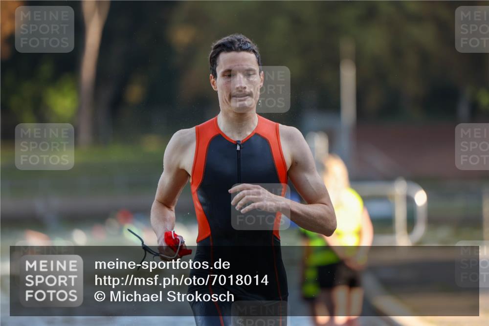 08.09.2024 - Stadtparktriathlon Michael Strokosch http://msf.ph/oto/7018014 08.09.2024 08:57:40 Schwimmen 106 meine-sportfotos.de