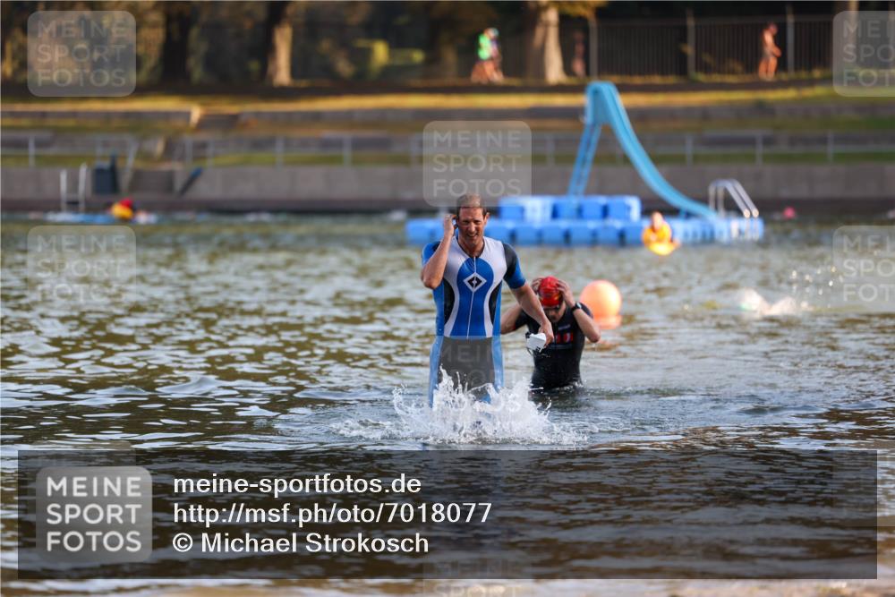 08.09.2024 - Stadtparktriathlon Michael Strokosch http://msf.ph/oto/7018077 08.09.2024 08:58:06 Schwimmen 102, 158 meine-sportfotos.de