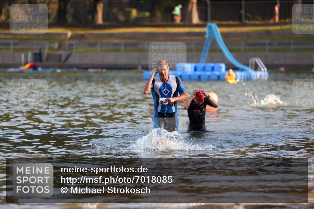 08.09.2024 - Stadtparktriathlon Michael Strokosch http://msf.ph/oto/7018085 08.09.2024 08:58:06 Schwimmen 102, 158 meine-sportfotos.de