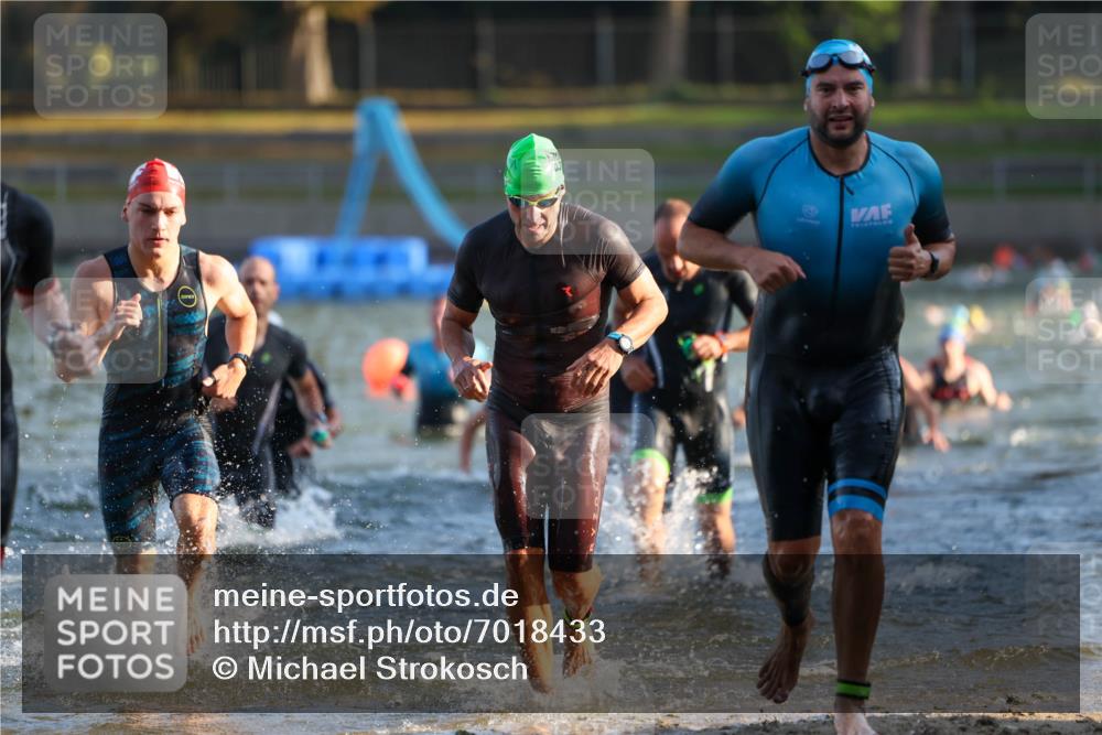 08.09.2024 - Stadtparktriathlon Michael Strokosch http://msf.ph/oto/7018433 08.09.2024 08:58:36 Schwimmen 90, 91, 92, 93, 105, 108, 112, 120, 123, 125 meine-sportfotos.de