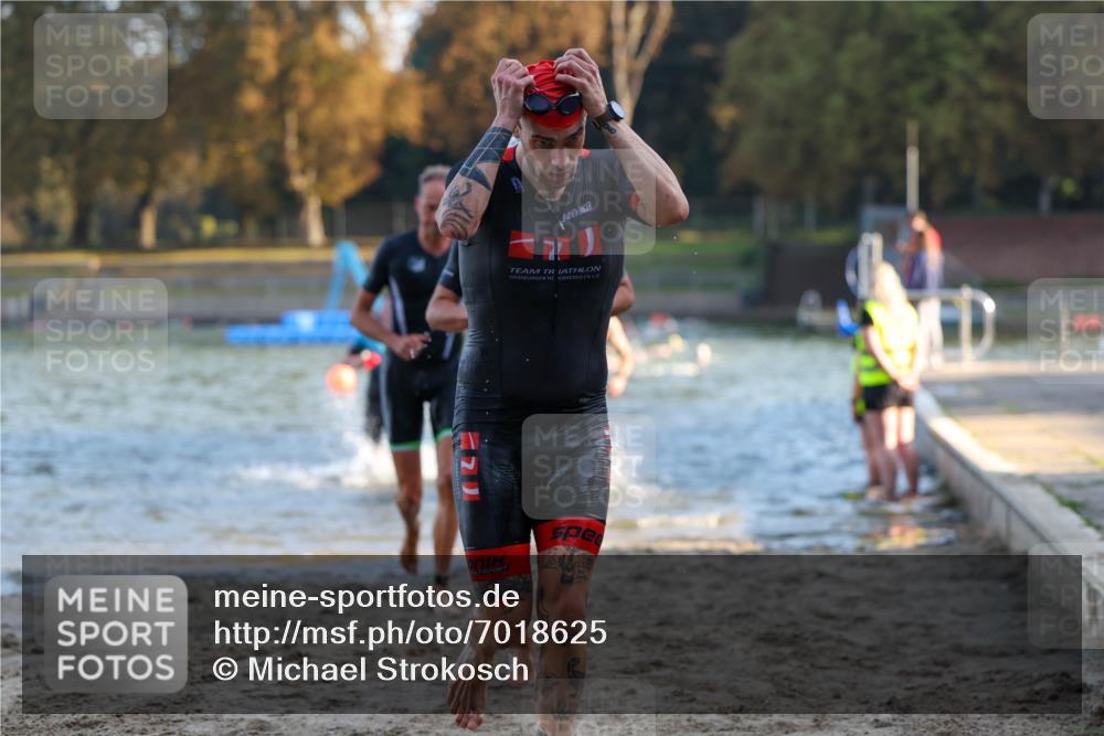 08.09.2024 - Stadtparktriathlon Michael Strokosch http://msf.ph/oto/7018625 08.09.2024 08:58:46 Schwimmen 92, 93, 98, 110, 112, 115, 120, 127 meine-sportfotos.de