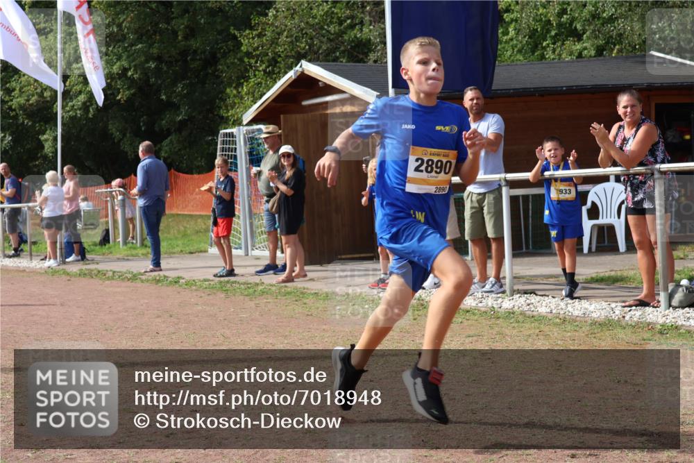 08.09.2024 - Airport Race Strokosch-Dieckow http://msf.ph/oto/7018948 08.09.2024 11:59:53 Ziel 588, 2890, 3142 meine-sportfotos.de