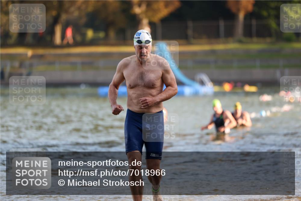 08.09.2024 - Stadtparktriathlon Michael Strokosch http://msf.ph/oto/7018966 08.09.2024 08:59:04 Schwimmen 94, 104 meine-sportfotos.de