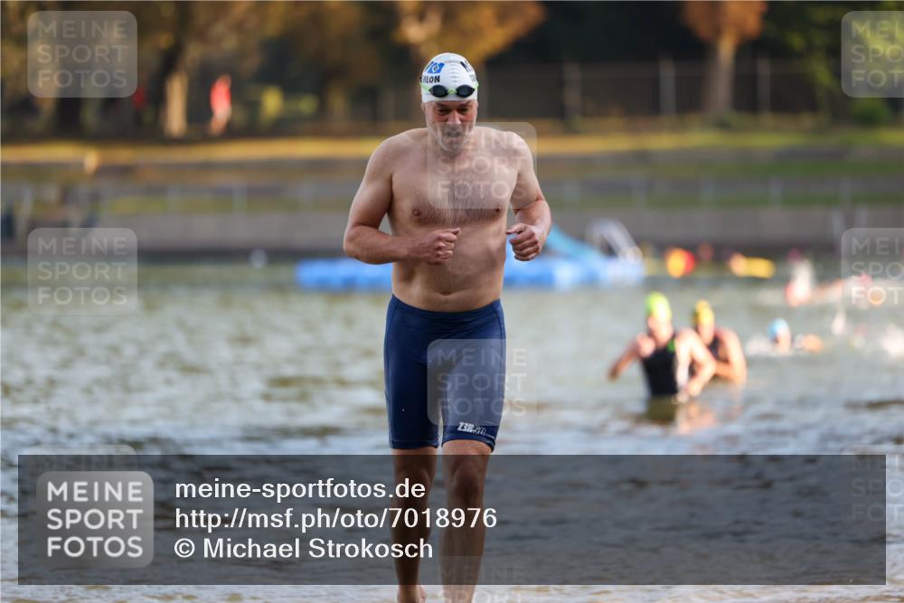 08.09.2024 - Stadtparktriathlon Michael Strokosch http://msf.ph/oto/7018976 08.09.2024 08:59:04 Schwimmen 94, 104 meine-sportfotos.de