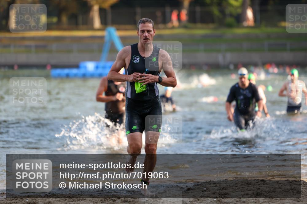 08.09.2024 - Stadtparktriathlon Michael Strokosch http://msf.ph/oto/7019063 08.09.2024 08:59:16 Schwimmen 94, 97, 109, 113, 117, 119, 128 meine-sportfotos.de