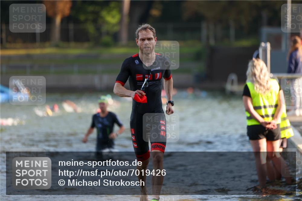 08.09.2024 - Stadtparktriathlon Michael Strokosch http://msf.ph/oto/7019426 08.09.2024 08:59:36 Schwimmen 107, 116 meine-sportfotos.de
