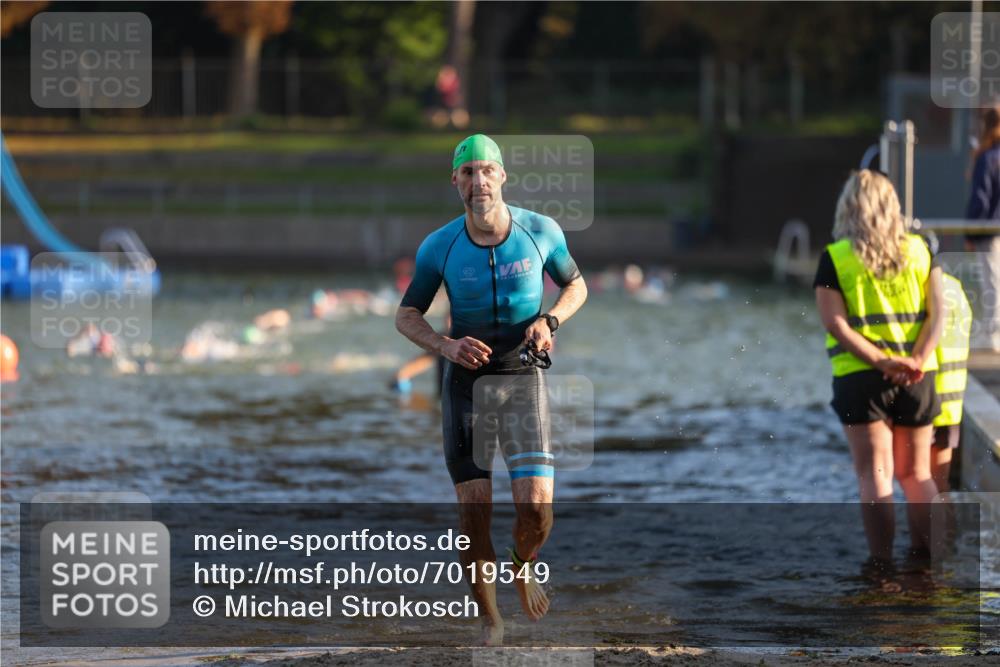 08.09.2024 - Stadtparktriathlon Michael Strokosch http://msf.ph/oto/7019549 08.09.2024 08:59:50 Schwimmen 124 meine-sportfotos.de