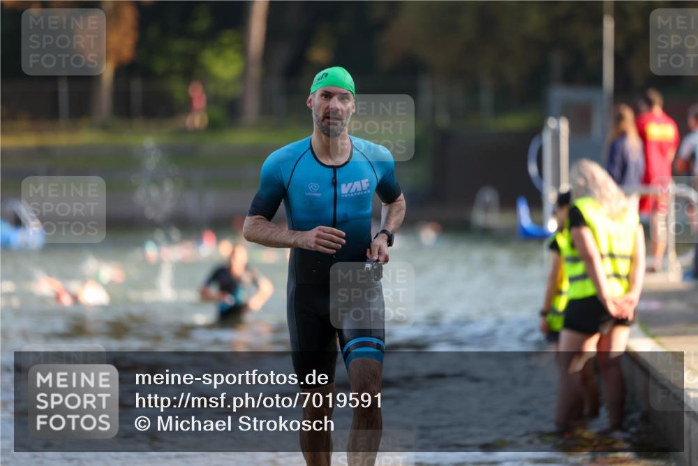 08.09.2024 - Stadtparktriathlon Michael Strokosch http://msf.ph/oto/7019591 08.09.2024 08:59:51 Schwimmen 124 meine-sportfotos.de