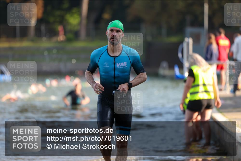 08.09.2024 - Stadtparktriathlon Michael Strokosch http://msf.ph/oto/7019601 08.09.2024 08:59:52 Schwimmen 124 meine-sportfotos.de