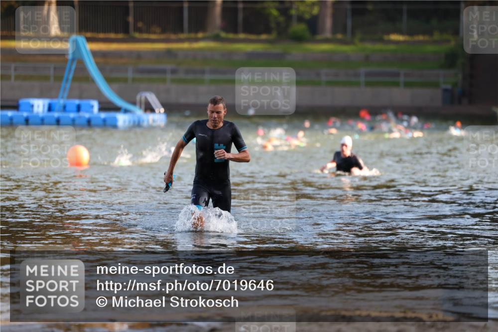 08.09.2024 - Stadtparktriathlon Michael Strokosch http://msf.ph/oto/7019646 08.09.2024 09:00:02 Schwimmen 121 meine-sportfotos.de