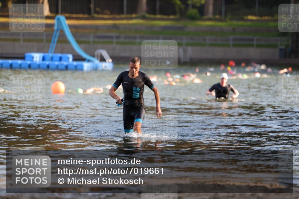 08.09.2024 - Stadtparktriathlon Michael Strokosch http://msf.ph/oto/7019661 08.09.2024 09:00:03 Schwimmen 121 meine-sportfotos.de