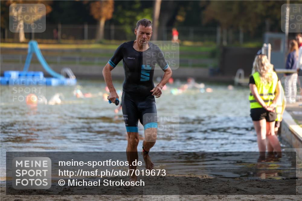 08.09.2024 - Stadtparktriathlon Michael Strokosch http://msf.ph/oto/7019673 08.09.2024 09:00:09 Schwimmen 121 meine-sportfotos.de