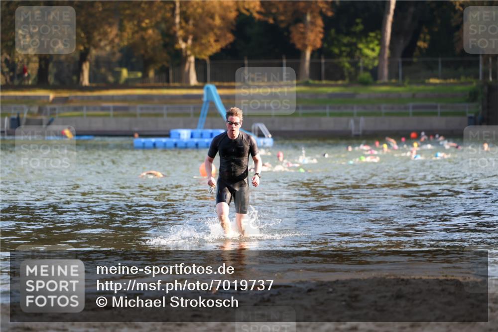 08.09.2024 - Stadtparktriathlon Michael Strokosch http://msf.ph/oto/7019737 08.09.2024 09:00:21 Schwimmen 111 meine-sportfotos.de
