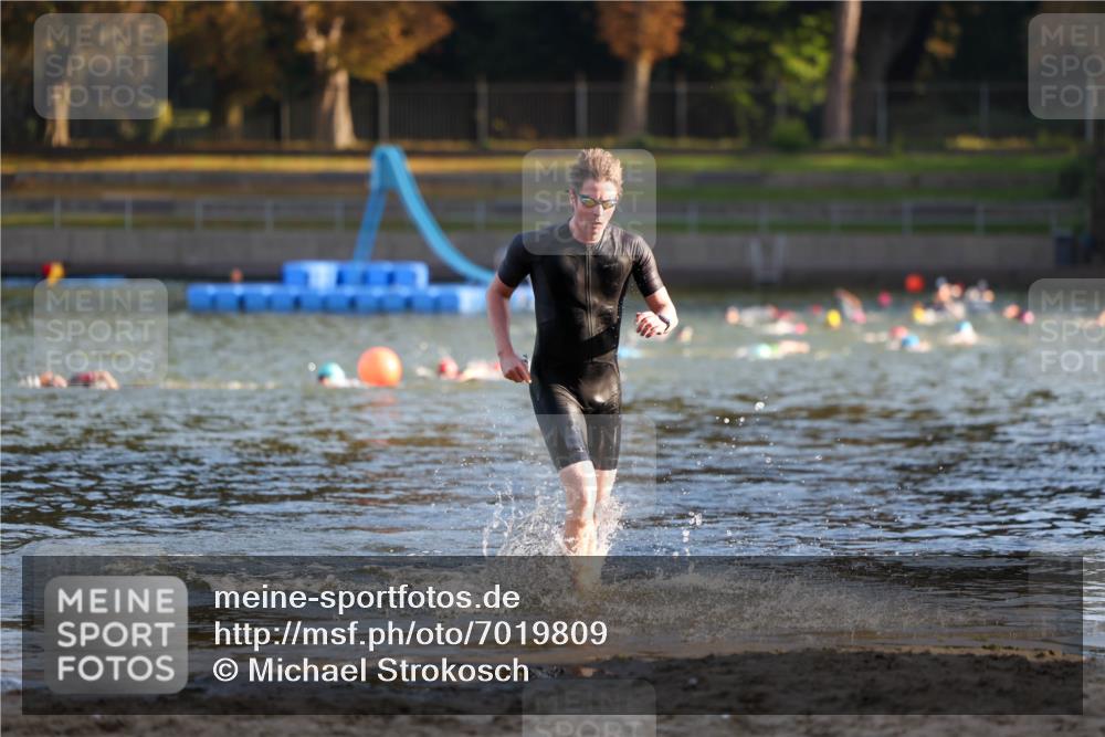 08.09.2024 - Stadtparktriathlon Michael Strokosch http://msf.ph/oto/7019809 08.09.2024 09:00:23 Schwimmen 111 meine-sportfotos.de