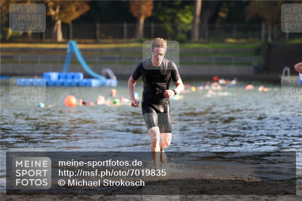 08.09.2024 - Stadtparktriathlon Michael Strokosch http://msf.ph/oto/7019835 08.09.2024 09:00:24 Schwimmen 111 meine-sportfotos.de