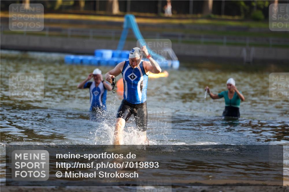08.09.2024 - Stadtparktriathlon Michael Strokosch http://msf.ph/oto/7019893 08.09.2024 09:02:37 Schwimmen 101, 103 meine-sportfotos.de