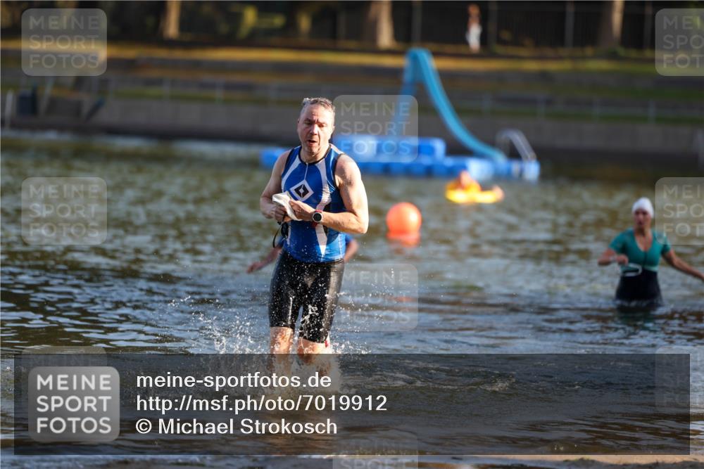 08.09.2024 - Stadtparktriathlon Michael Strokosch http://msf.ph/oto/7019912 08.09.2024 09:02:38 Schwimmen 101, 103 meine-sportfotos.de