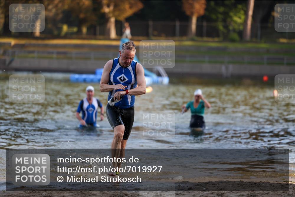 08.09.2024 - Stadtparktriathlon Michael Strokosch http://msf.ph/oto/7019927 08.09.2024 09:02:39 Schwimmen 101, 103 meine-sportfotos.de