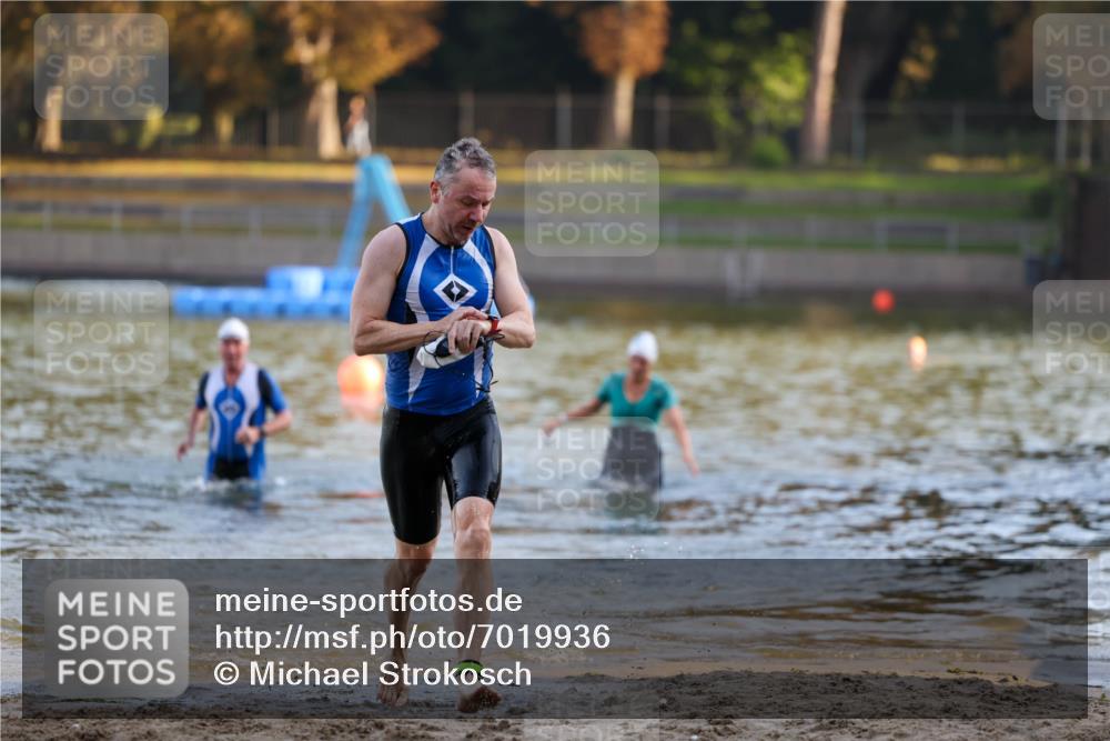 08.09.2024 - Stadtparktriathlon Michael Strokosch http://msf.ph/oto/7019936 08.09.2024 09:02:40 Schwimmen 100, 101, 103 meine-sportfotos.de