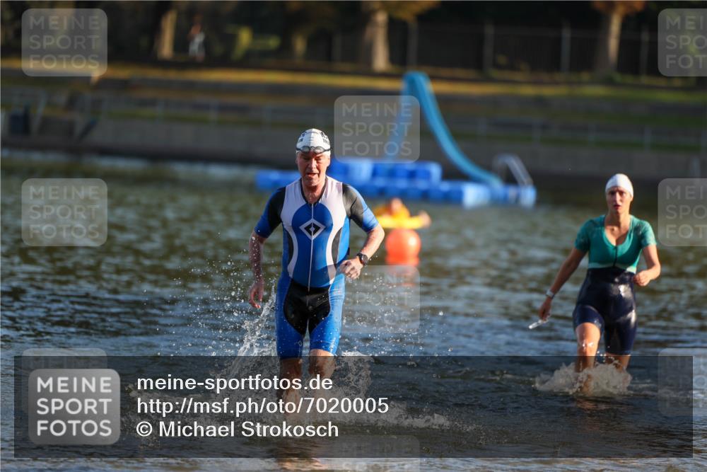 08.09.2024 - Stadtparktriathlon Michael Strokosch http://msf.ph/oto/7020005 08.09.2024 09:02:45 Schwimmen 100, 101 meine-sportfotos.de