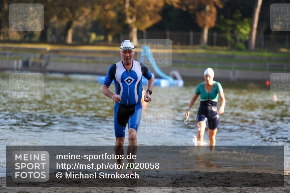 08.09.2024 - Stadtparktriathlon Michael Strokosch http://msf.ph/oto/7020058 08.09.2024 09:02:48 Schwimmen 100, 101 meine-sportfotos.de