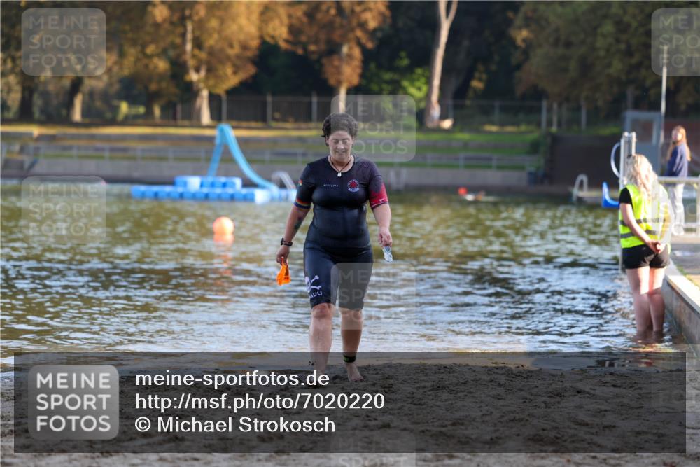 08.09.2024 - Stadtparktriathlon Michael Strokosch http://msf.ph/oto/7020220 08.09.2024 09:03:44 Schwimmen 95 meine-sportfotos.de