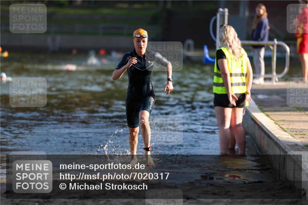 08.09.2024 - Stadtparktriathlon Michael Strokosch http://msf.ph/oto/7020317 08.09.2024 09:05:05 Schwimmen 131 meine-sportfotos.de