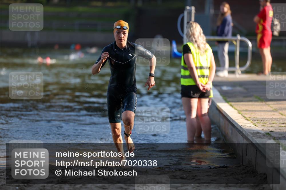 08.09.2024 - Stadtparktriathlon Michael Strokosch http://msf.ph/oto/7020338 08.09.2024 09:05:05 Schwimmen 131 meine-sportfotos.de