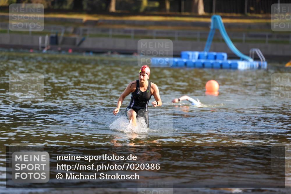 08.09.2024 - Stadtparktriathlon Michael Strokosch http://msf.ph/oto/7020386 08.09.2024 09:05:21 Schwimmen 133 meine-sportfotos.de